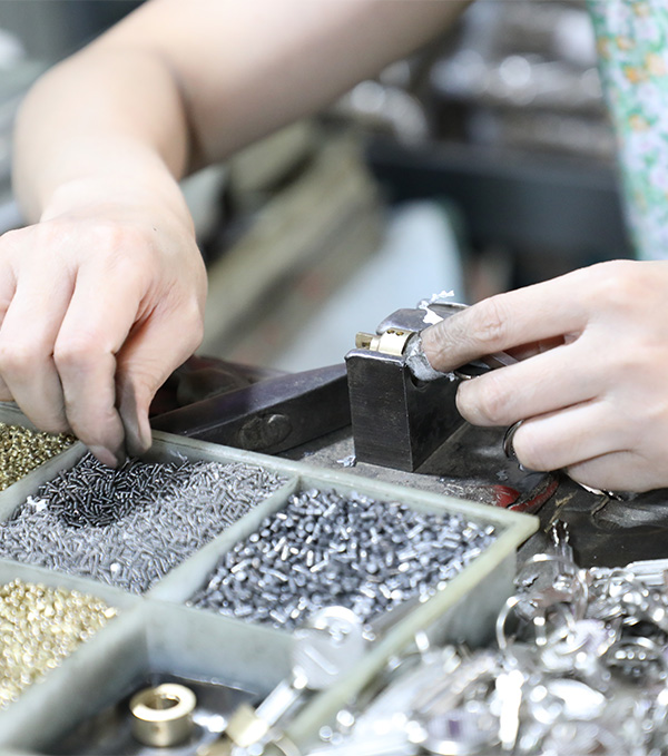 Assembling the lock cylinder